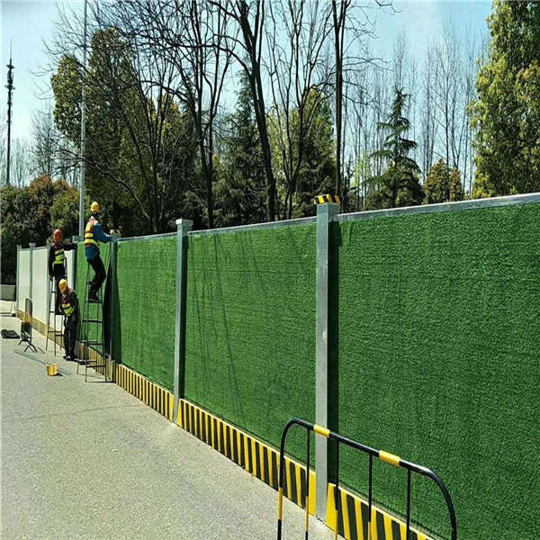 游樂園人造假草坪 球場(chǎng)幼兒園運(yùn)動(dòng)仿真人工草皮 圍擋塑料綠草坪