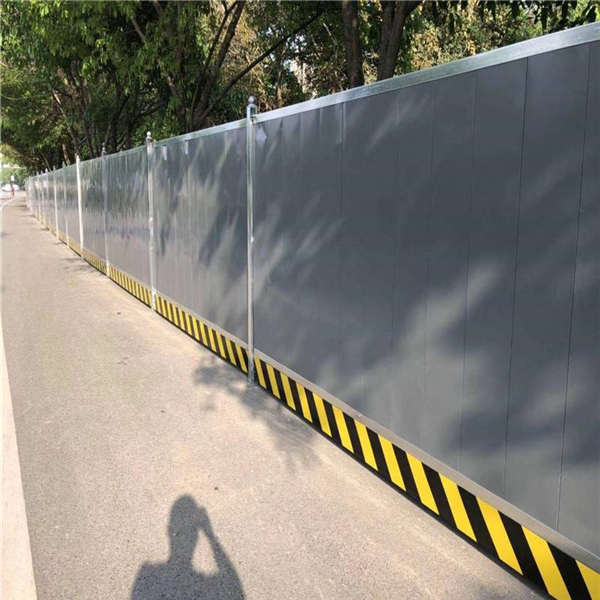 灰色彩鋼圍擋 修路施工圍欄 藍(lán)色護(hù)欄板封閉式2米高