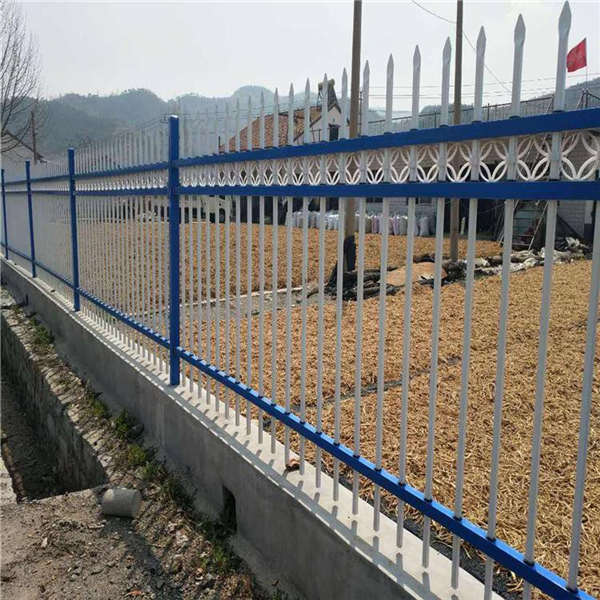 白色豎管防護(hù)柵欄 金屬方管護(hù)欄網(wǎng) 四缸鐵藝噴塑組裝隔離網(wǎng)